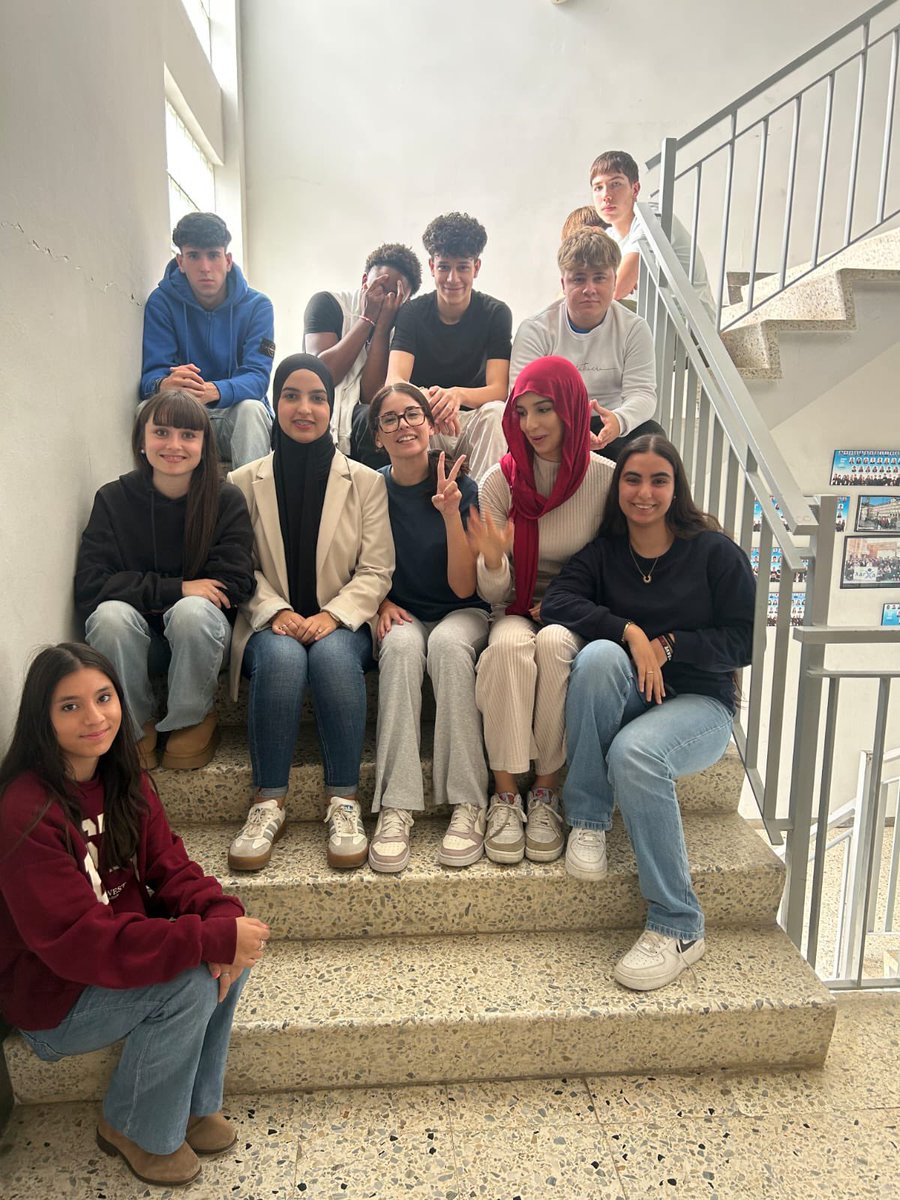 FEDACXarxa's tweet photo. Els alumnes de Gestió Administrativa donen el tret de sortida a la 18a edició dels Premis Amic Ficció.
Durant els pròxims mesos crearan un relat literari per participar en aquest concurs de literatura en català.

#PremisAmicFicció #LiteraturaCatalana #GestióAdministrativa https://t.co/MJw2O5Be5O