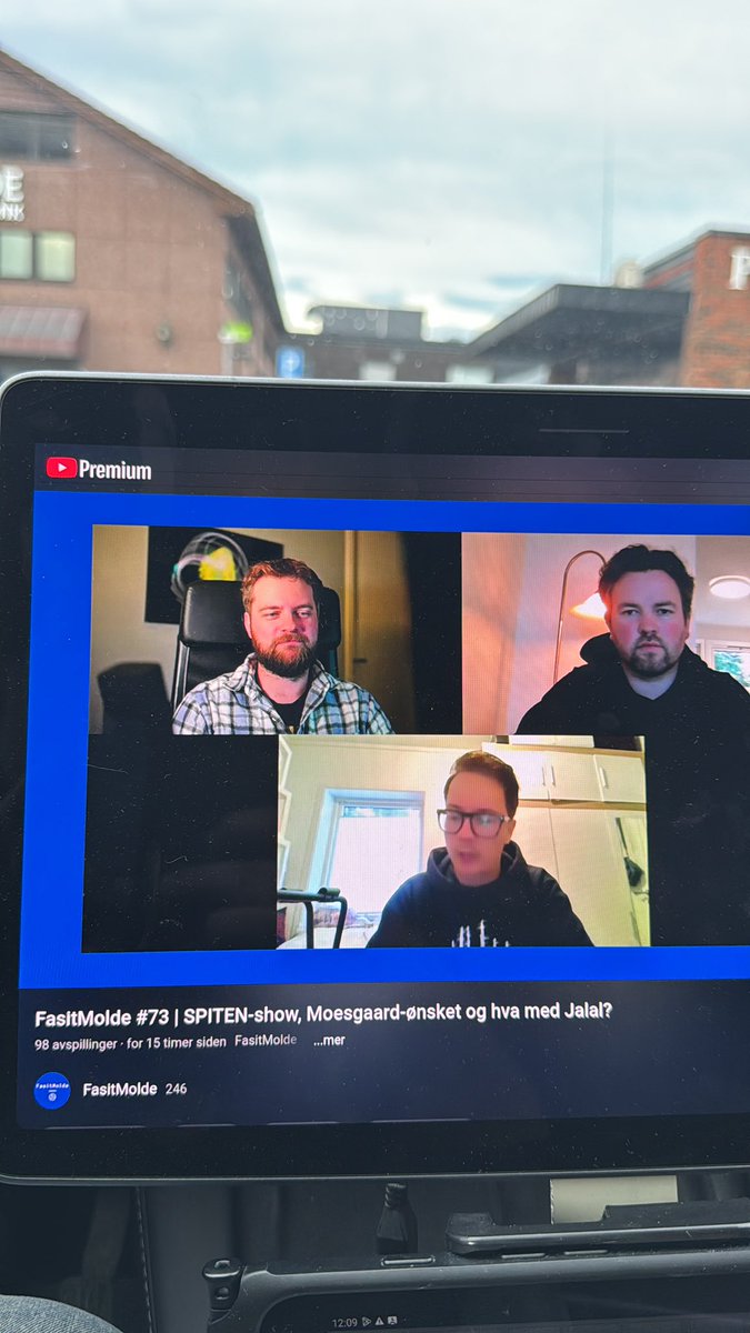 Pausen idag blir benyttet i å sjå og høre på gutta i <a href="/FasitMolde/">FasitMolde</a>💙