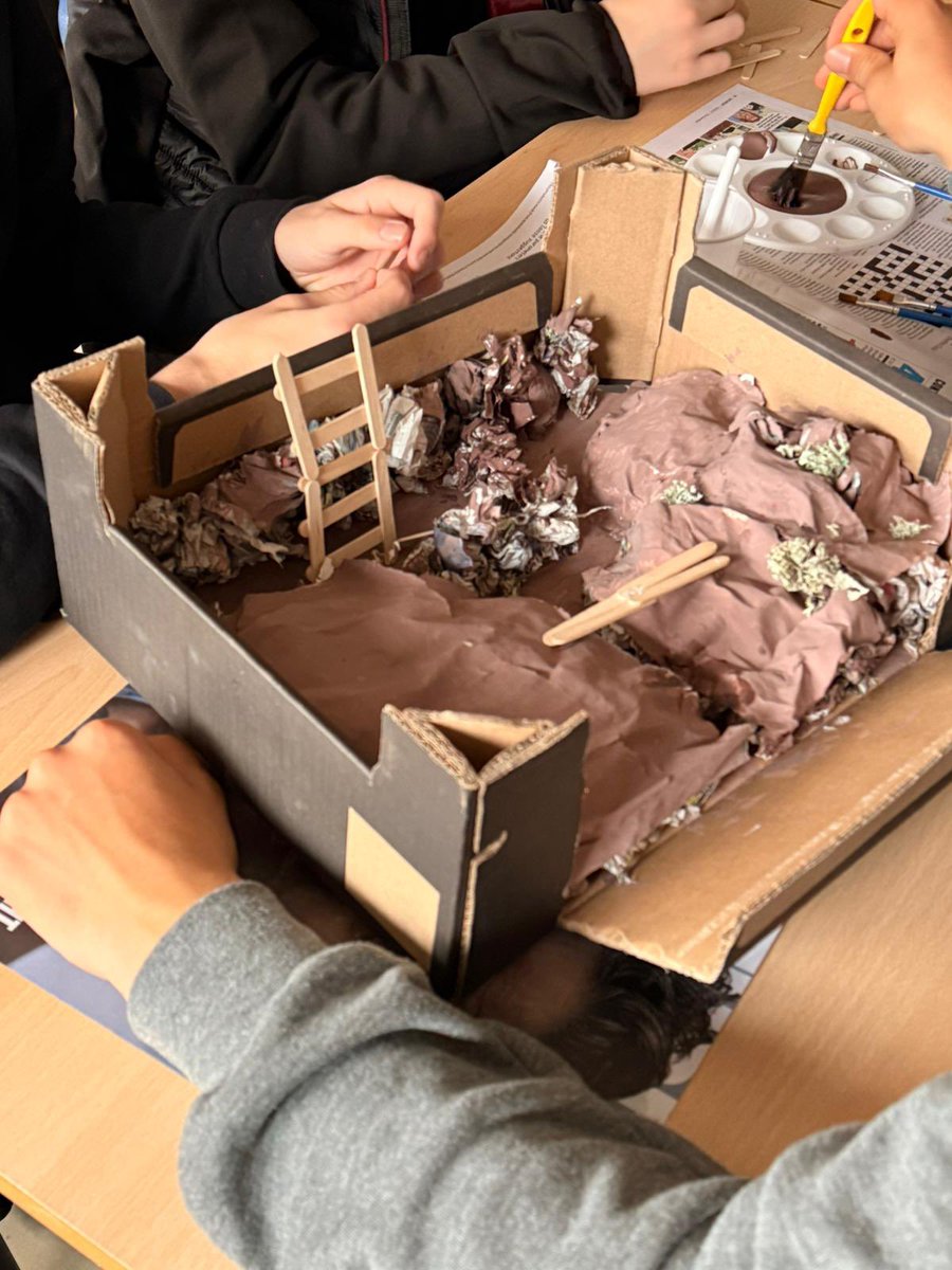 CAHumanities's tweet photo. This week S3 History have been building trenches during their study of World War One. https://t.co/ubCHUdsss5