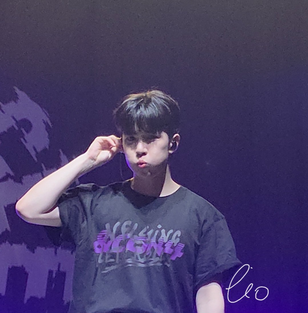 lemme deliver some low quality pouty seunggu