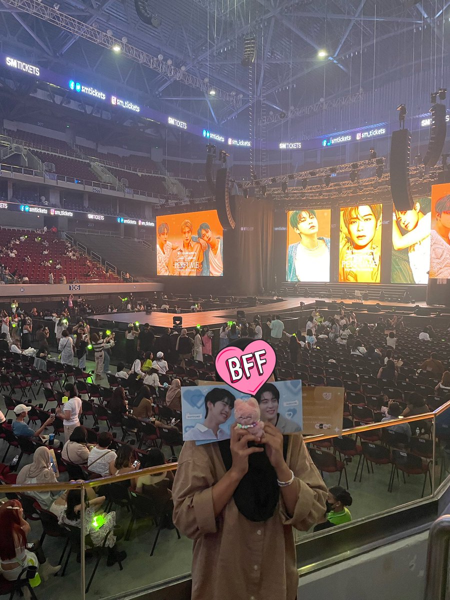 jaedoistic's tweet image. i honestly just wanted to brag about DJJ in manila&amp;gt;&amp;lt; #BERCANDA😭 hoping will be able to see jaehyunnie solo con as well🥹