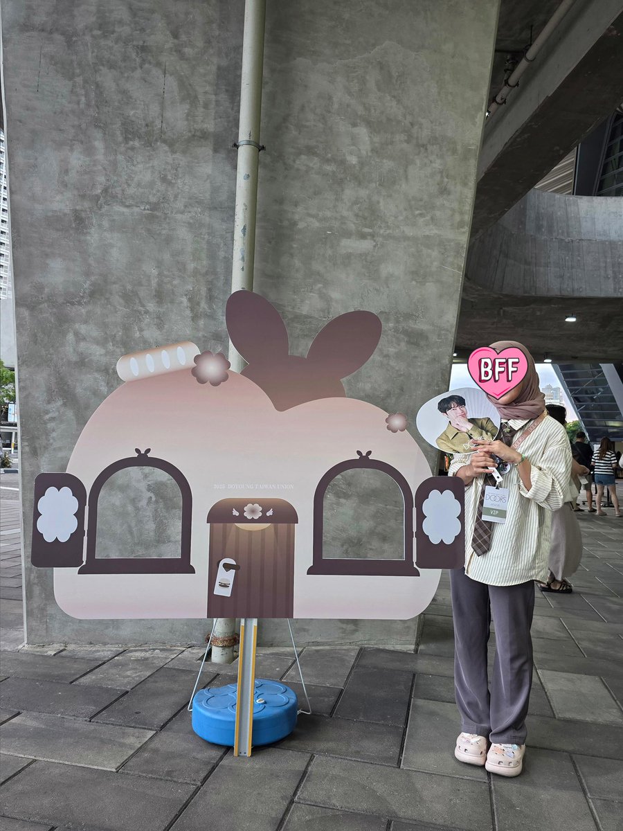 jaedoistic's tweet image. i honestly just wanted to brag about DJJ in manila&amp;gt;&amp;lt; #BERCANDA😭 hoping will be able to see jaehyunnie solo con as well🥹