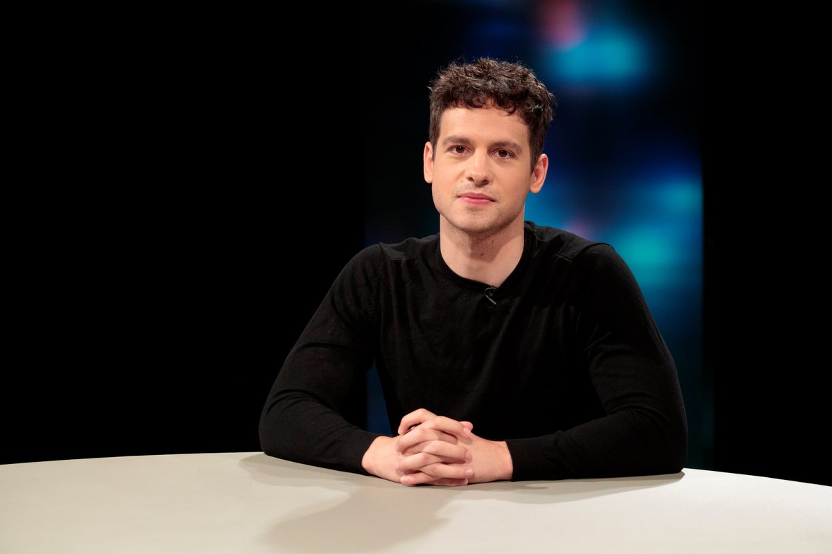 RTVE_Com's tweet image. &apos;@Version_TVE&apos; estrena &apos;La banda&apos;, ópera prima de Roberto Bueso.

🎞️ @cayetanagc recibe en plató al director y a sus protagonistas, Gonzalo Fernández y Xavi Giner.

🔗rtve.es/n/16755354

🗓️ Domingo 5 de octubre, a las 22:30 horas en @la2_tve y en @rtveplay.