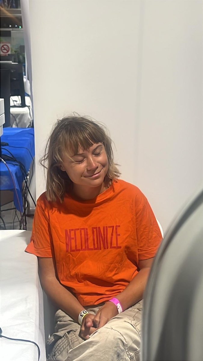 ScaryEurope's tweet image. DEPORTED‼️‼️‼️‼️
🇮🇱 ISRAEL: ACTIVISTS DEPORTED, “HAMAS-SUMUD” FLOTILLA WAS A SHAM  
Greta Thunberg and others are being deported after arriving on boats Israel calls a political stunt.

#GretaThunberg #deported #Isreal #Gaza #Hamas #flotillaglobalsumud #Flotilla