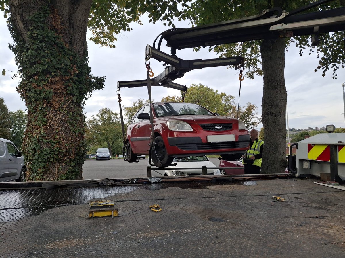 PenhamExcel's tweet image. Even in the tightest spots, we can lift it!!

Penham Excel works with Local Authorities and the DVLA to remove untaxed and illegal vehicles from our streets. If it’s not legal, we’ll remove it — no excuses.
✅ Specialist equipment
✅ Restricted access removals
✅ Safer streets