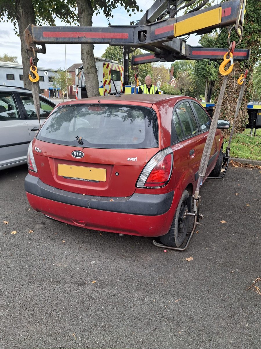 PenhamExcel's tweet image. Even in the tightest spots, we can lift it!!

Penham Excel works with Local Authorities and the DVLA to remove untaxed and illegal vehicles from our streets. If it’s not legal, we’ll remove it — no excuses.
✅ Specialist equipment
✅ Restricted access removals
✅ Safer streets
