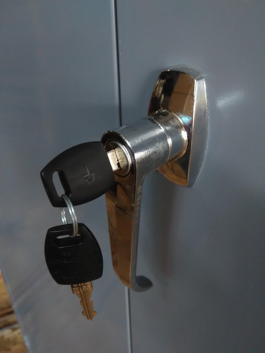 ardiansyah_ch's tweet image. 🔒 Lemari Besi Kantor Kokoh &amp;amp; Aman
Material full baja, anti karat &amp;amp; dilengkapi kunci keamanan.
Simpan dokumen, arsip, &amp;amp; barang berharga lebih terjamin. 📞 Hubungi: 081617408997

jayastainless.com/product-catego…

#LemariBesi #LemariKantor #LemariDokumen #FilingCabinet