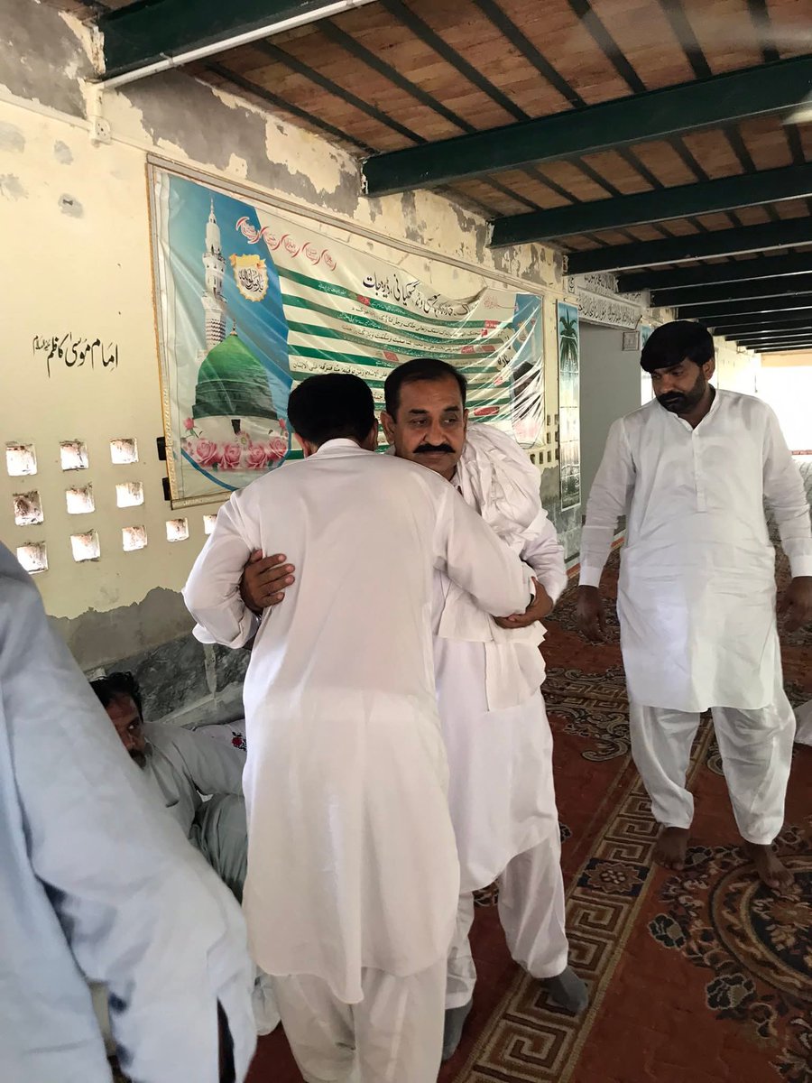 Itzshami021's tweet photo. نعیم حیدر اپنے حلقے کے علاقے ہاتھی ونڈ
میں دوستوں اور بزرگوں سے ملاقات https://t.co/RndXQnmhsj