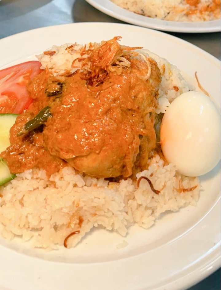 itzsamia_'s tweet image. Friday vibes on my plate ✨🐣
