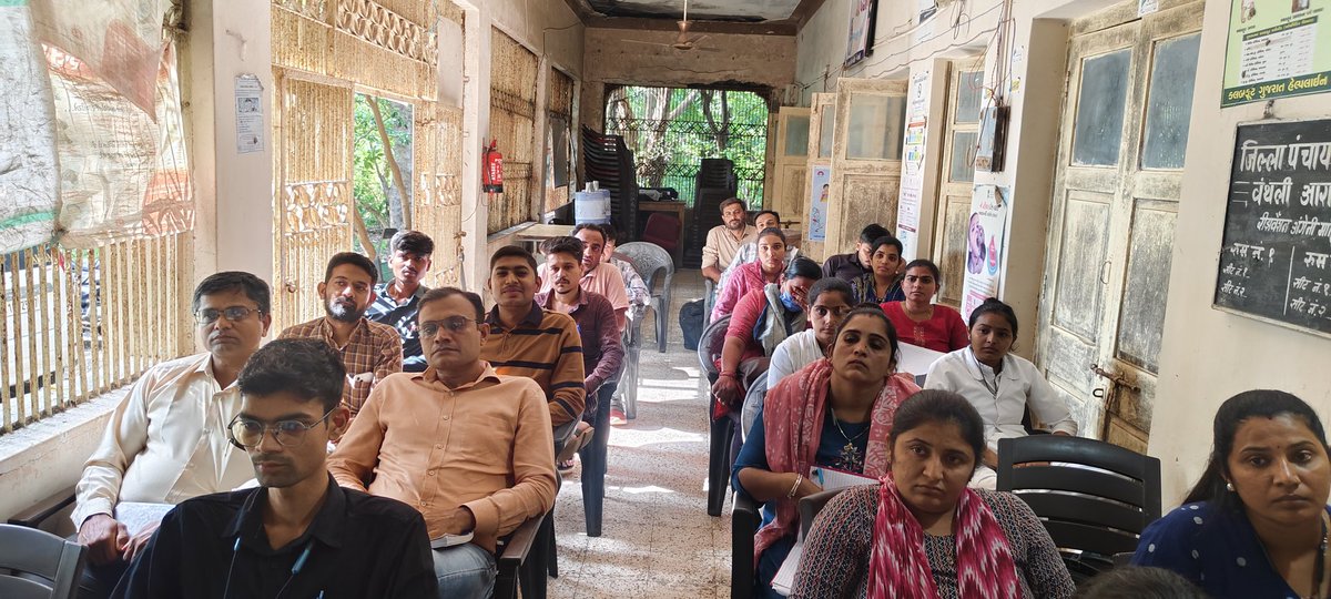 આજ રોજ વંથલી તાલુકા હેલ્થ ઓફિસ ખાતે THO શ્રી દ્વારા NPCB&amp;VI, NTEP, NQAS, NPHCE ની તાલીમ લેવામાં આવી અને રિવ્યૂ મિટિંગ કરવામાં આવ્યું.અને જરૂરી માર્ગદર્શન આપવામાં આવ્યું..#Meeting