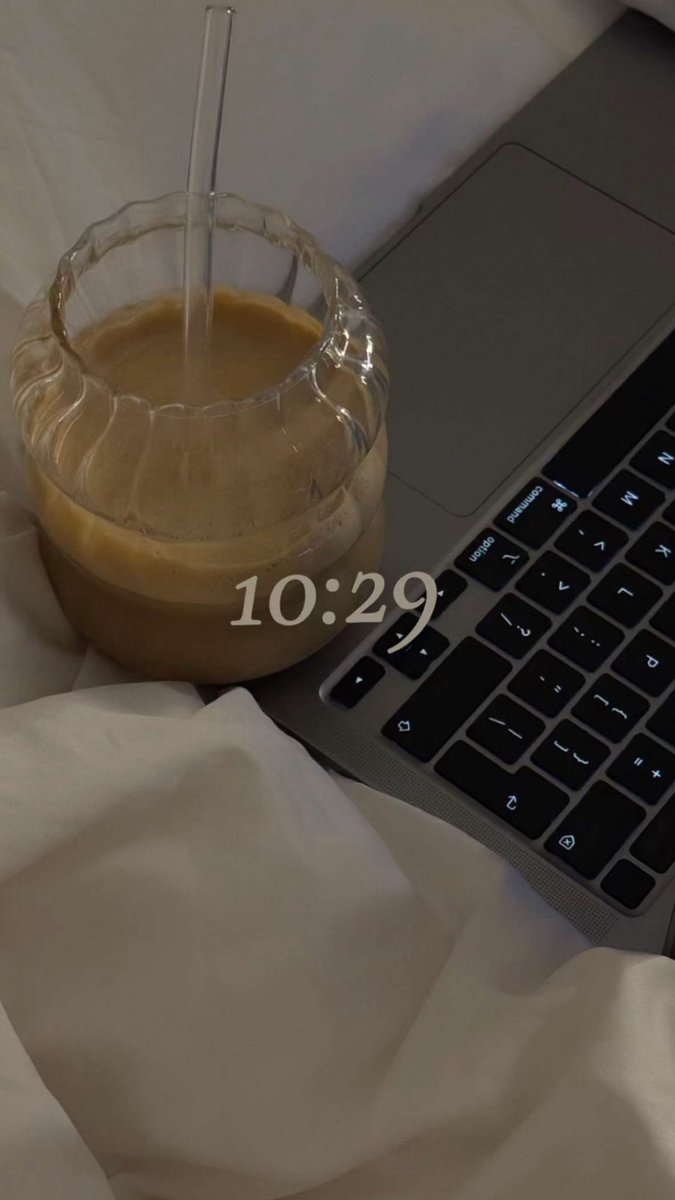 _areeeja's tweet image. Friday Mornings ✨