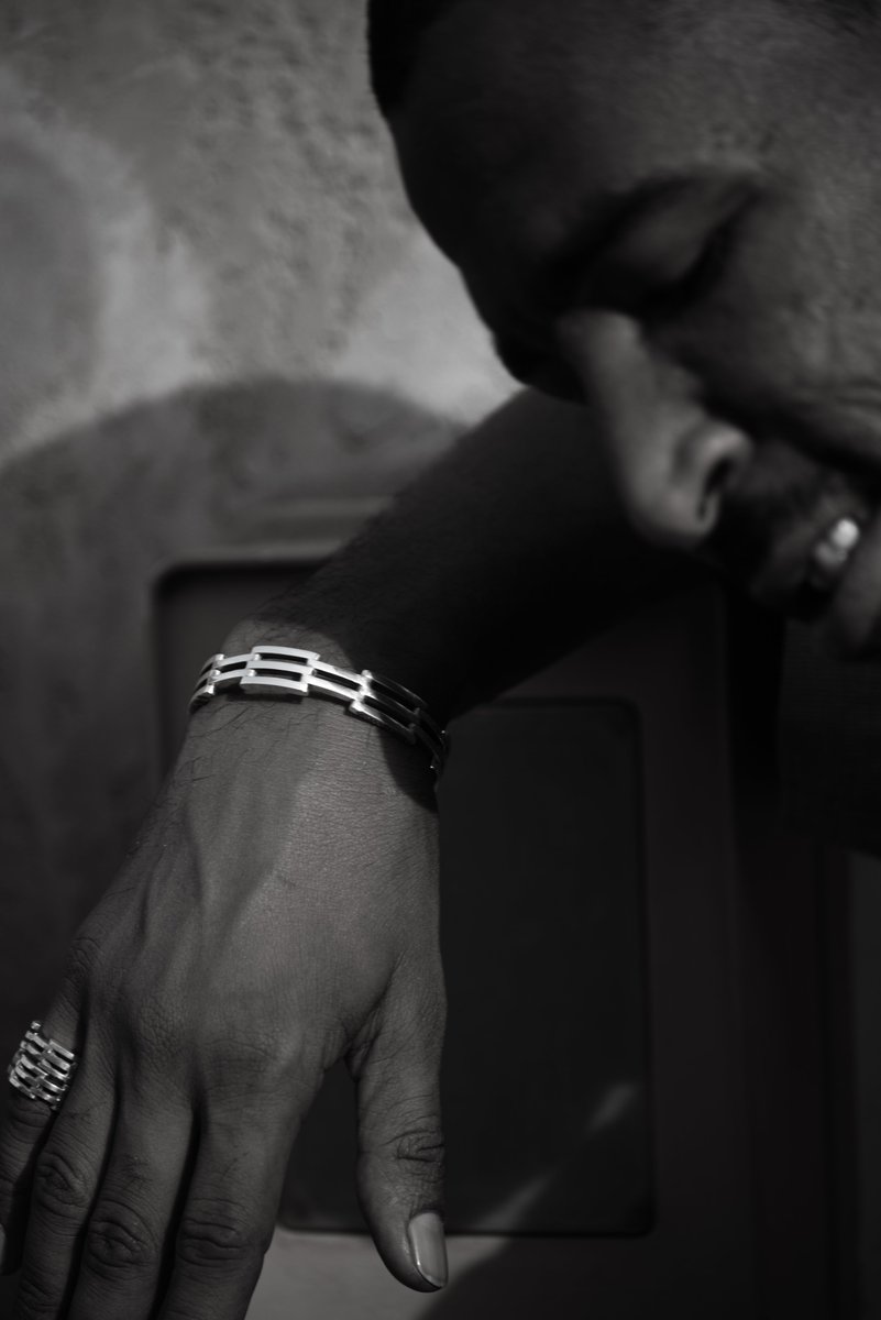 cote_dakar's tweet photo. 【完売御礼】
THE CONGRUENT RING / BANGLE
Broft H × côté
オンライン、店頭販売、追加発注分も含めた商品が全て完売いたしました。ご購入いただきましたお客様、そして今回のプロジェクトに関わってくださった全ての皆さまに感謝いたします🙏
#brifth #虎ノ門 #青山 #touaregsilver https://t.co/c5ATYJL4Y1