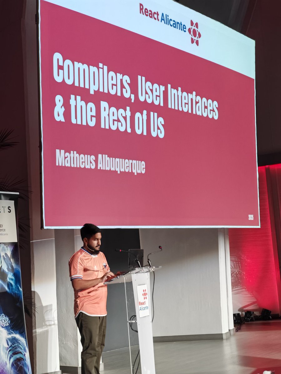 danielsmocan's tweet image. So much useful information about compilers in @ythecombinator talk at @ReactAlicante