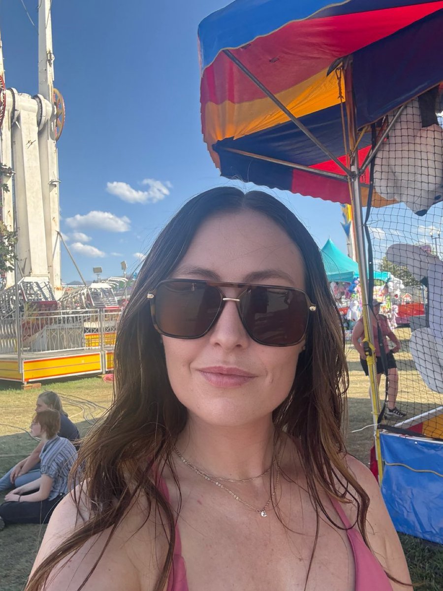 CrystalNil4171's tweet image. Touching some trampled grass #utahstatefair