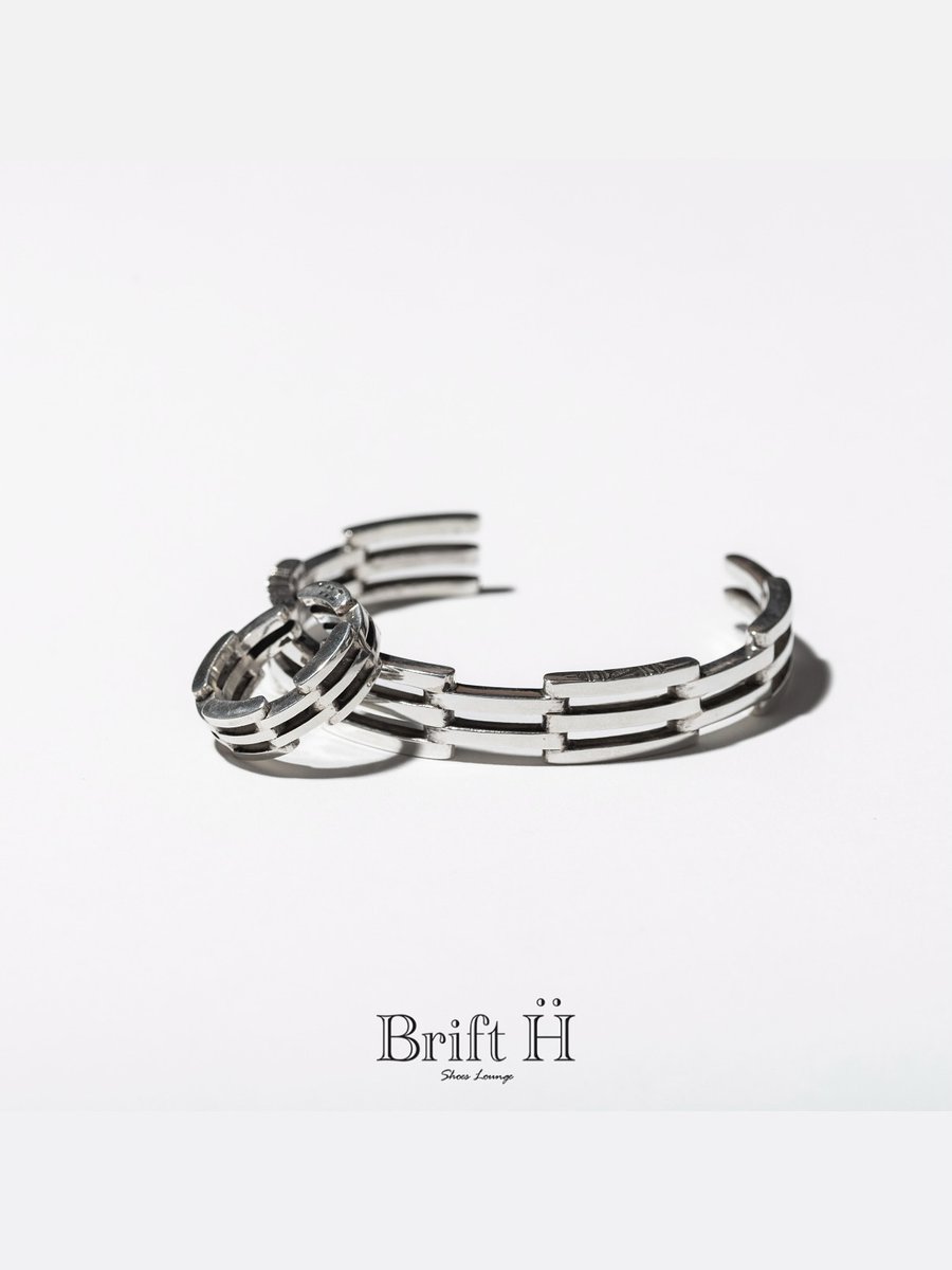 cote_dakar's tweet photo. 【完売御礼】
THE CONGRUENT RING / BANGLE
Broft H × côté
オンライン、店頭販売、追加発注分も含めた商品が全て完売いたしました。ご購入いただきましたお客様、そして今回のプロジェクトに関わってくださった全ての皆さまに感謝いたします🙏
#brifth #虎ノ門 #青山 #touaregsilver https://t.co/c5ATYJL4Y1