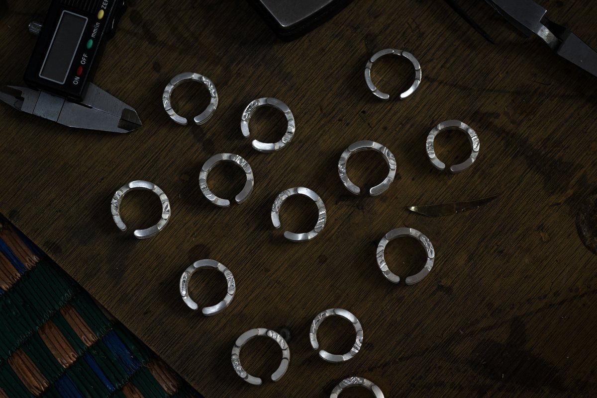 cote_dakar's tweet photo. 【完売御礼】
THE CONGRUENT RING / BANGLE
Broft H × côté
オンライン、店頭販売、追加発注分も含めた商品が全て完売いたしました。ご購入いただきましたお客様、そして今回のプロジェクトに関わってくださった全ての皆さまに感謝いたします🙏
#brifth #虎ノ門 #青山 #touaregsilver https://t.co/c5ATYJL4Y1