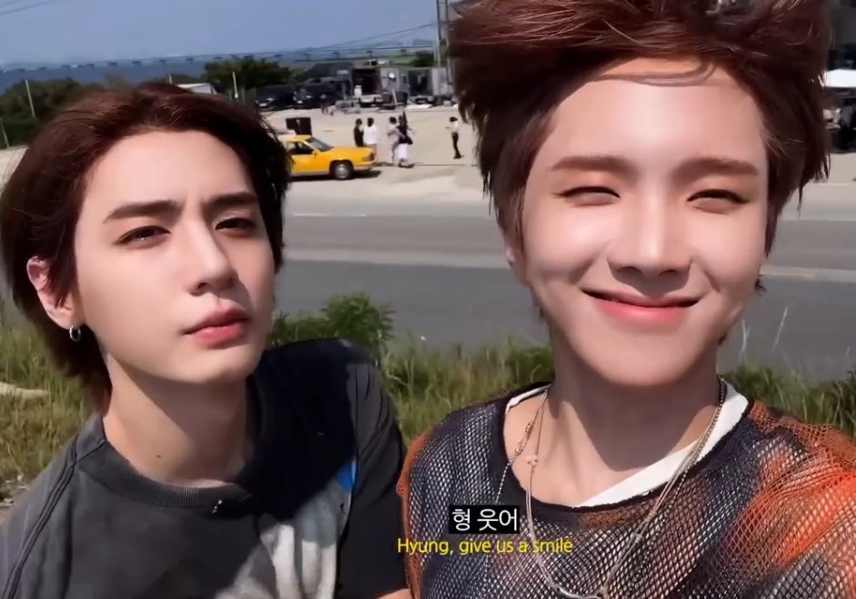 오똑 tweet media