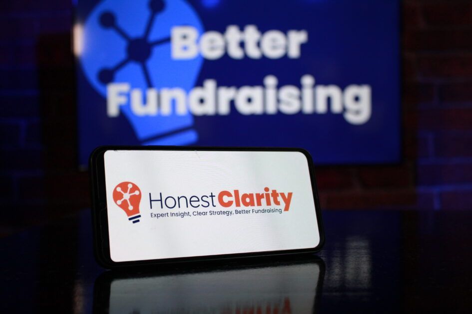 HonestClarity's tweet image. If your fundraising campaign only speaks to a narrow group, it is time to widen the lens. Read more hc-c.uk/inclusivefundr… Tags: #BetterFundraisingPractices #FundraisingStrategy #FundraisingReview