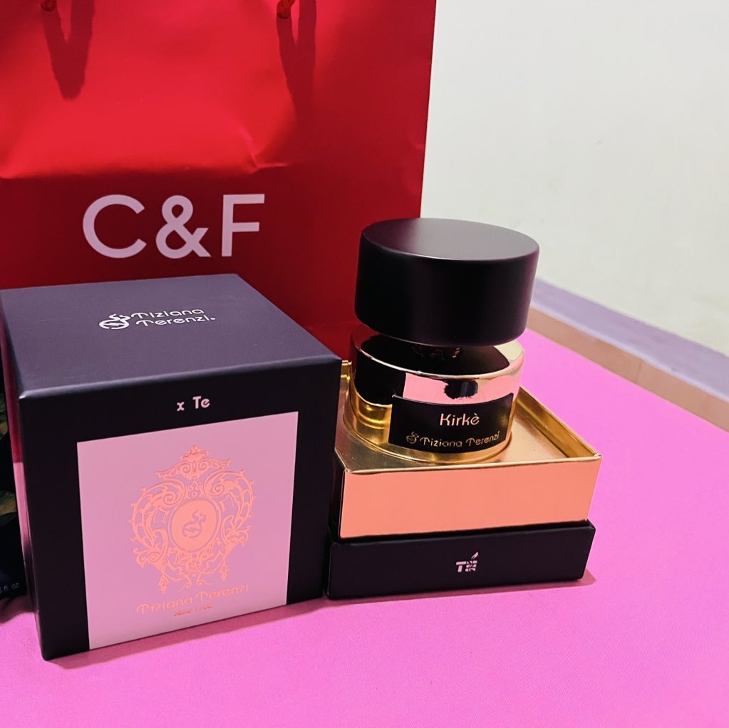 sha_not_sya's tweet photo. wts preloved Extrait de Parfum Tiziana Terenzi Kirkè 100ml.  
harga 2,5 jt
pemakaian baru 4%, ori ada sertifikatnya, pembelian di offline store C&amp;F supermall karawaci. 
minat atau tanya2 dulu boleh DM
boleh nego, bisa check out lewat toko oren
https://t.co/MgMsoJOiFW https://t.co/zYcOaOfZ6W
