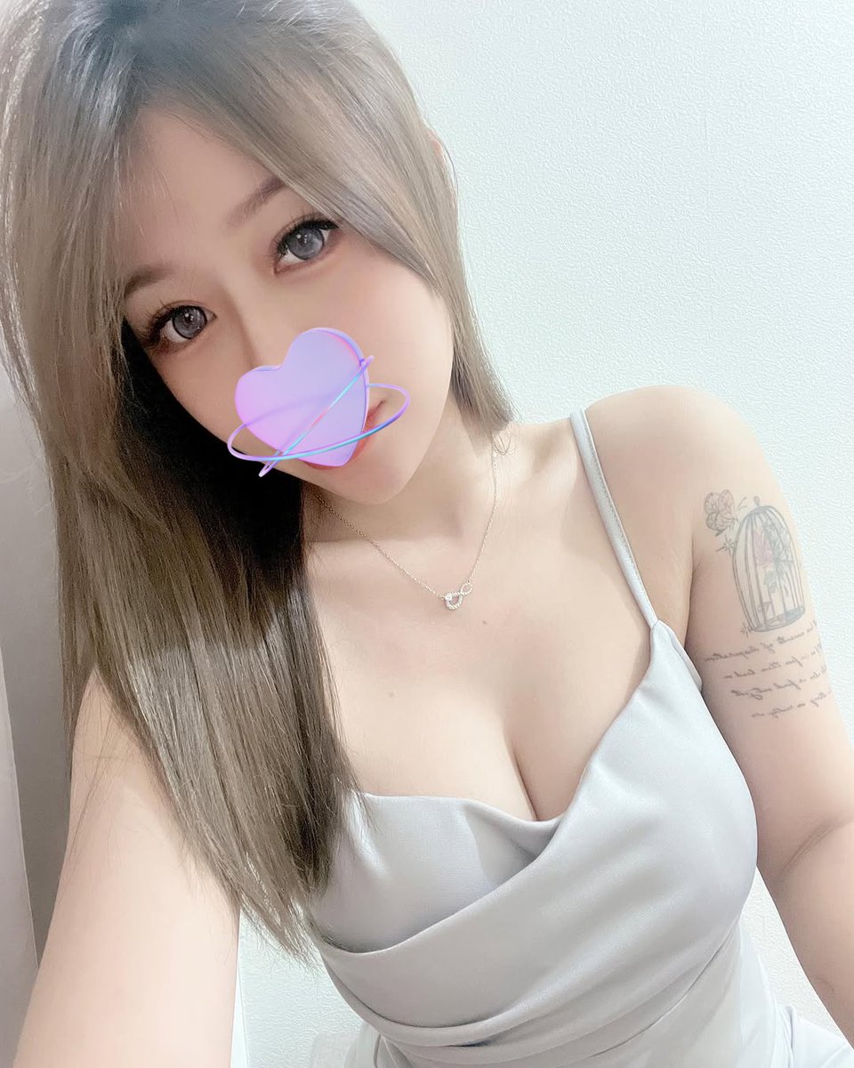 snatalia_1981's tweet photo. 才不做沒有脾氣的乖乖
玫瑰都是帶刺的🌹🌹
#台中 #豐原 https://t.co/6hOOhmwDWR