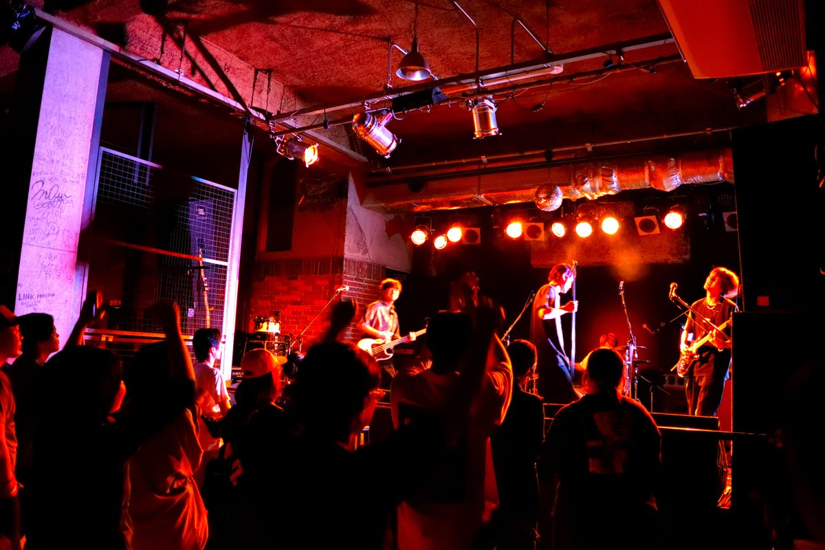 kojit20010101's tweet image. 2025.09.27@福井CHOP

ラウドロックバンド『VECT』@VECT_official

心揺さぶられるラウドロック！
熱いライブバンドでした！

#spiral 
#VECT 
#福井 
#福井chop 
#ライブ 
#ライブハウス