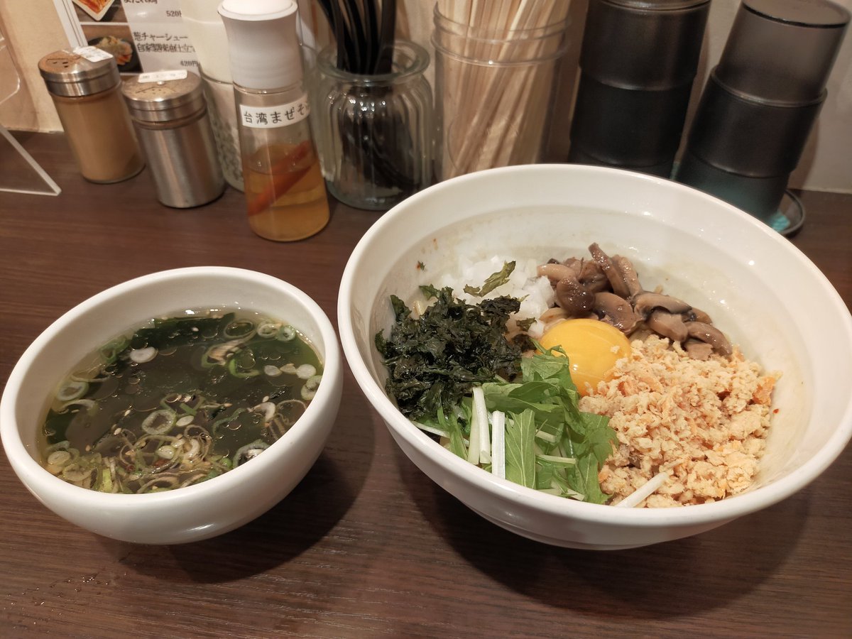 francescomiki's tweet photo. 真ちゃん 期間限定ラーメンも 美味しかったです😋
最幸に満足💖
#天雷軒 https://t.co/RxL3hAI53q