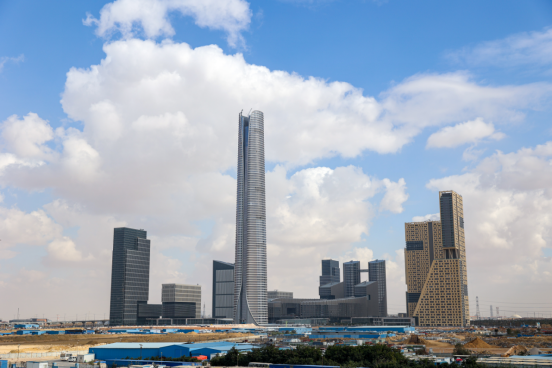 CSCEC_EGYPT's tweet image. #UpWeBuild Recently, CSCEC Egypt organized an event under the title “Mutual Learning” as part of mutual learning and shared progress. A total of 62 employees from the New Administrative Capital CBD project and the New Alamein Downtown Towers project took part. 📚

The event…