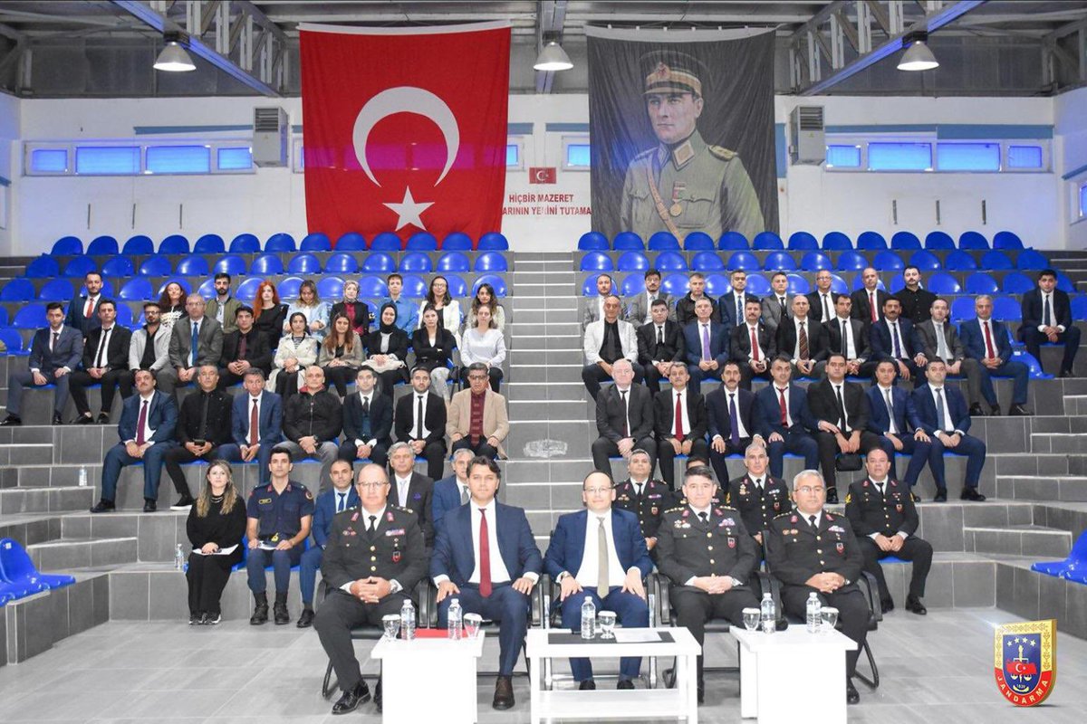 jandarma's tweet photo. Çanakkale Jandarma Eğitim Merkez Komutanlığımızda, Adalet Bakanlığı personelinin de katılımıyla düzenlenen “4’üncü Dönem Cezaevi Hizmetleri Kursu” başarıyla tamamlandı.
📍Çanakkale
#Jandarma
#JandarmaAsayiş https://t.co/eoF50D9kPH