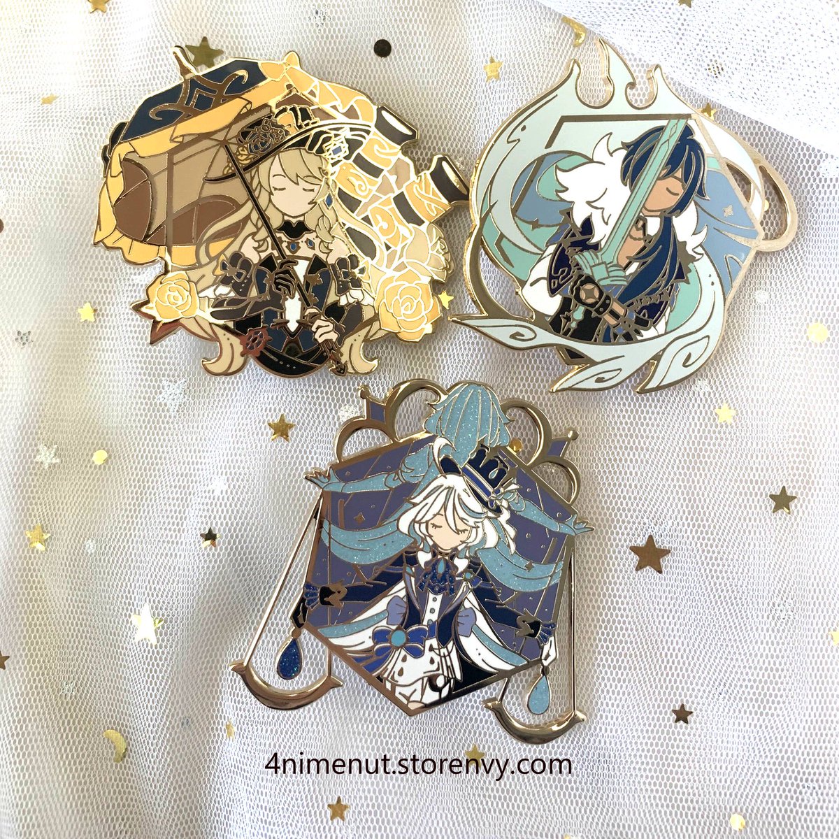 [RTs ❤️]
hi everyone! my online shop is finally open!
all my merch releases from previous cons are now up~

📝for US orders, please note that i’m unable to ship A4/A3 prints atm

thank you so much for taking a look, and for the support as always 🥹🙏

🛒➡️ 4nimenut.storenvy.com