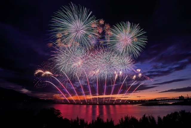 ＼ 残り僅か！今年も満席必至！／
第38回 #やつしろ全国花火競技大会 ツアー 

桟敷券付き #バスツアー と #新幹線 ツアーをご用意。
打ち上げ総数約1万4000発の #花火大会
北は秋田、南は鹿児島まで全国の #花火師 が集結！

🎆詳細･申込はこちら↓
yoyaku.nishitetsutravel.jp/TourList.aspx?…