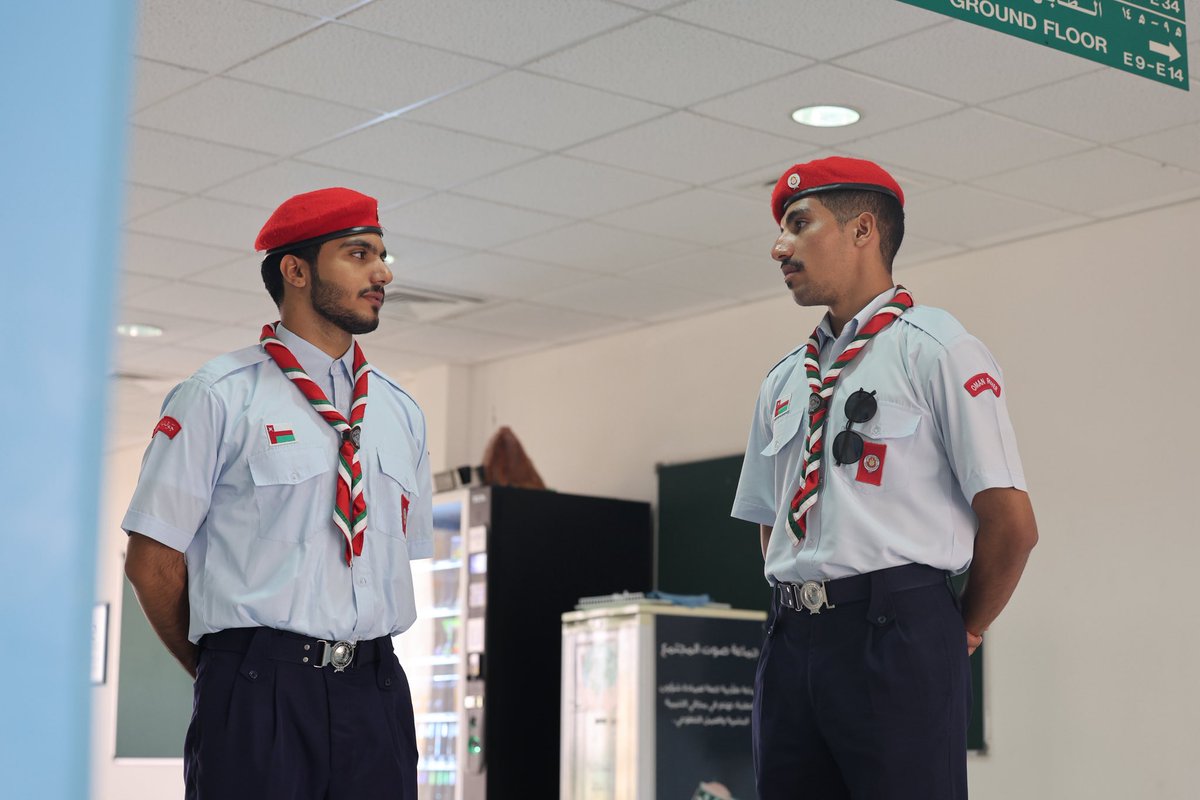 squ_rovers's tweet photo. بتعاونٍ متفانٍ ساهم الجوالة و الجوالات في تنظيم استقبال الطلبة المستجدين بالحرم الجامعي ⚜️. 

#جامعة_السلطان_قابوس #جوالة #جوالات #كشفي #كشفية_مشرقة #مغامرة #بحث #تحديات  #سلطنة_عمان #مسقط #صلالة #جسق #كشفيات 
#جوال #جوالة #تنظيم  #عمان #جامعة_السلطان_قابوس #مسقط https://t.co/dTyEG2oXEF