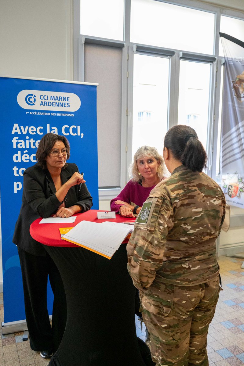 3eRG_Officiel's tweet image. EMPLOI FAMILLE • Le 30 septembre, le #3eRG a accueilli + de 100 participants, entreprises et institutions ardennaises.
🎯Objectif :
Soutenir nos militaires en reconversion et accompagner les conjointes de militaires dans leurs projets professionnels.

Ardennes, tiens ferme 🇫🇷
