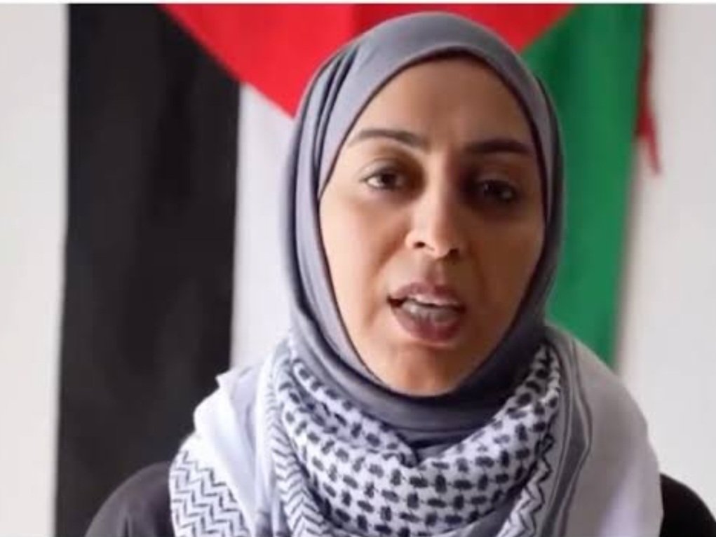 يَحِق لنا كعمانيين شُرفاء أن نقول وبملىء الصَّوت:الْبطولة هي أُمامة حين يمَّمَت وجهتها نحو غزة العَصِية غير آبهه بمصيرها المجهول مع عدو لايرحم،كوني بخير أُمامتنا الحُرَّة وعودي إلى هذا الوطن 🇴🇲 سالمة من كُلِّ شر وأذى 
#أمامة_اللواتية #قافلة_الصمود_العالمي