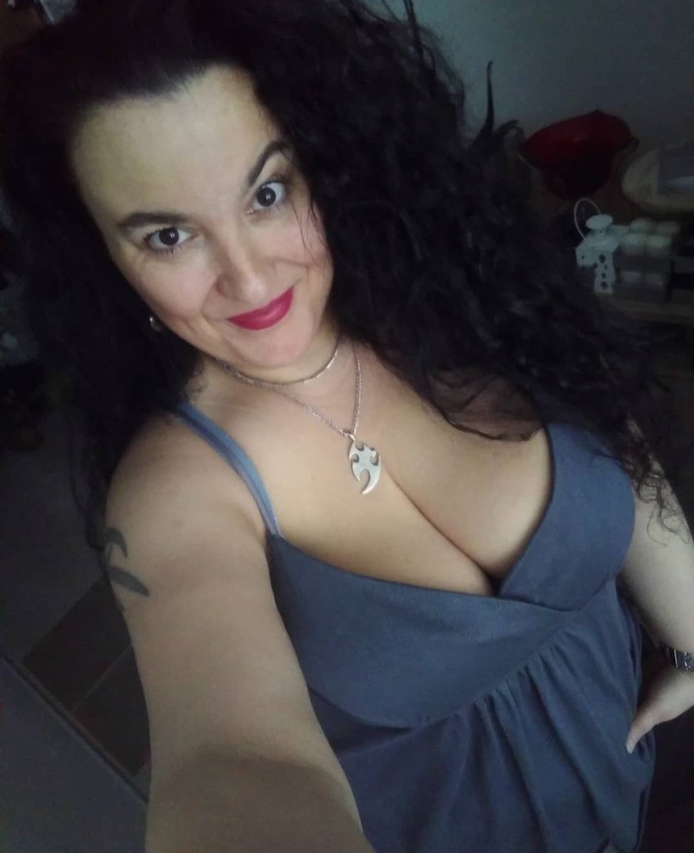 Yatakda cok sert vuran sikiciler takip etsin Rt yapsın canlarım