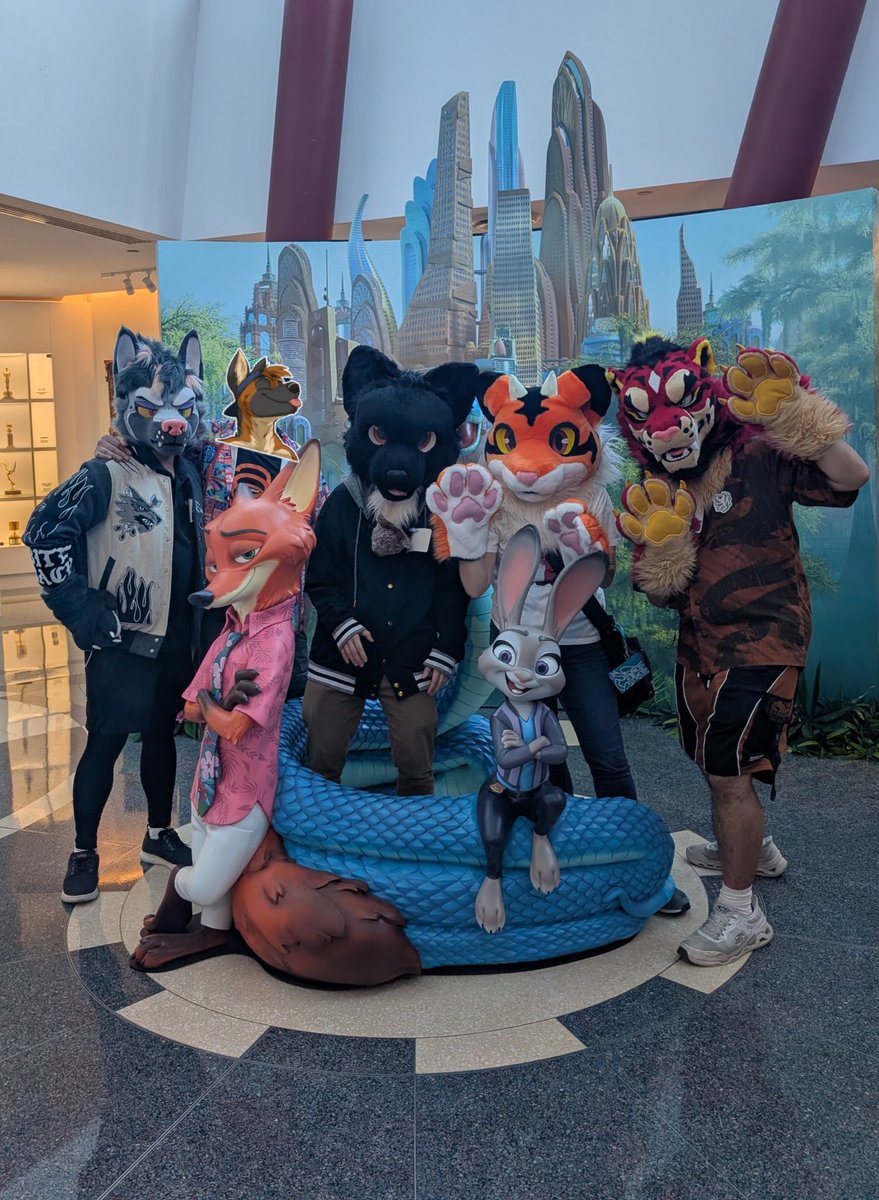 The best shot at the Disney Animation Studio!
Thank you for <a href="/CameronBlackTD/">Waffles 🧇 only active on bluesky</a> 

🫶<a href="/GeppeiFursuit/">シャッチョ（Shaccho）→FURUM</a> 🫶<a href="/fangs211/">Kaze</a> 
🫶<a href="/TransformTiger/">🐯Flāmie Tiger🐯</a>