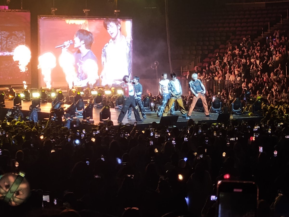 corn‼️🦈🍎🍏 tweet media