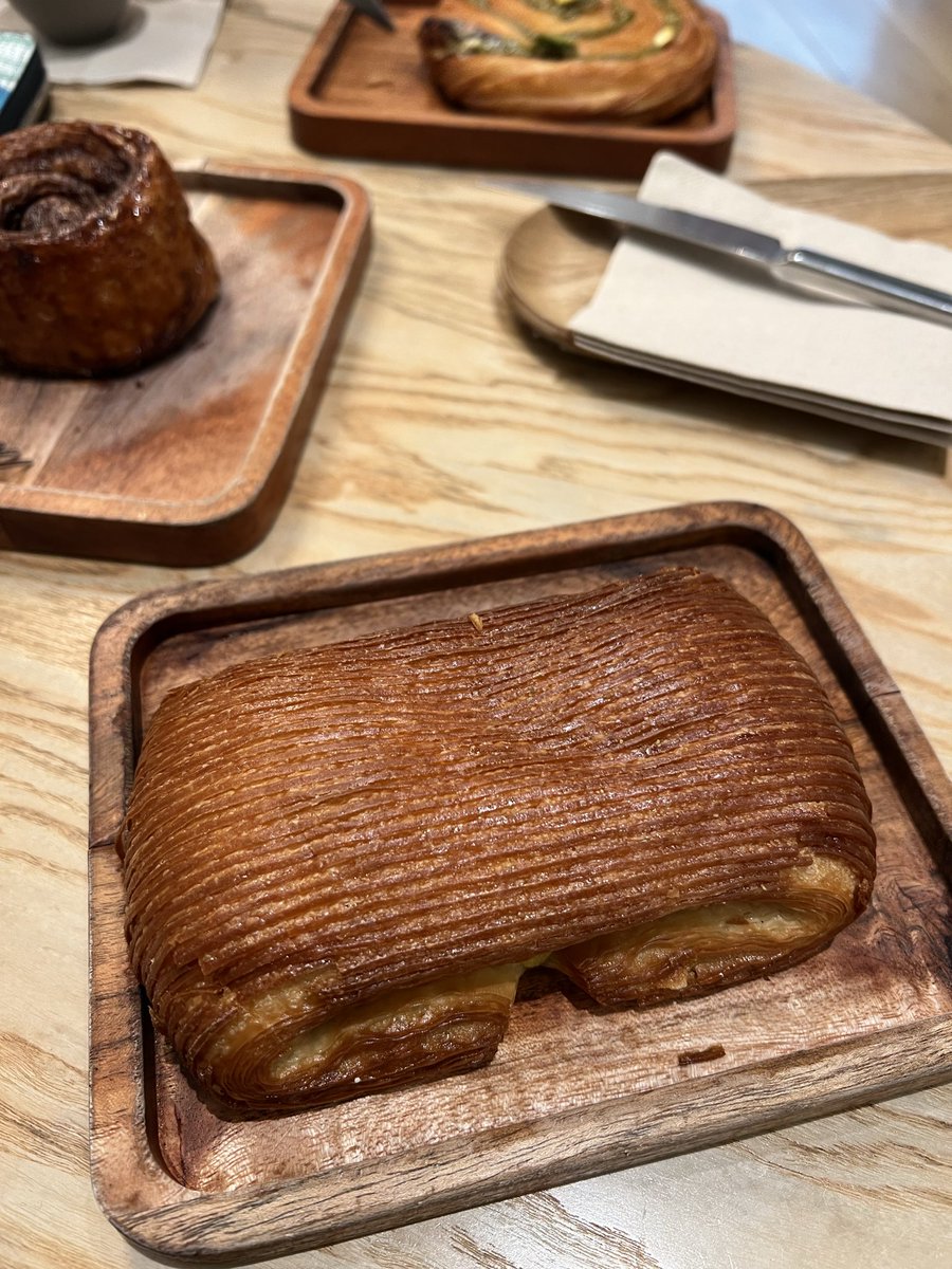 Guess what’s inside?!?! Chocolate 😁 #PainAuChocolat #FridayFeeling #ContinentalBreakfast