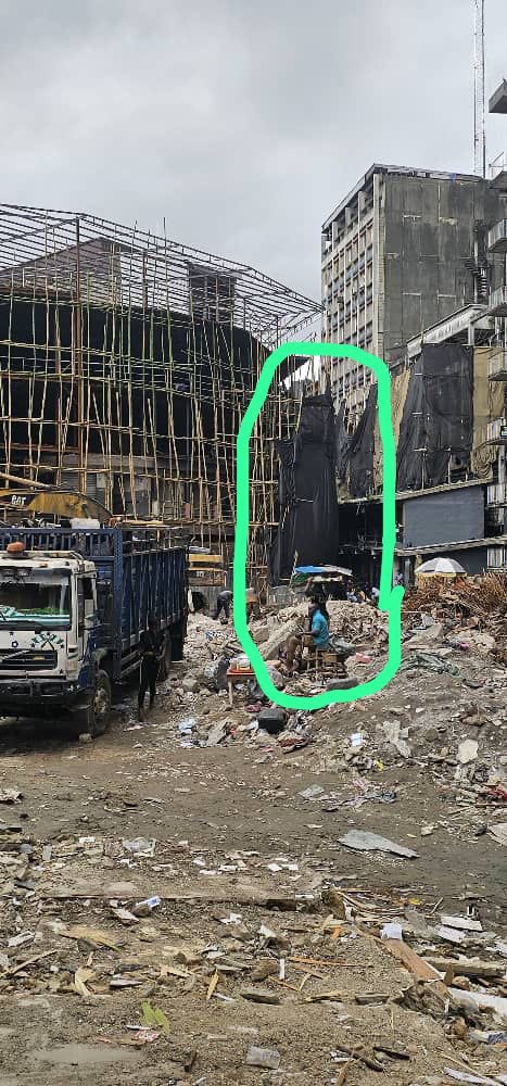 MandilasTraders's tweet photo. Frame A and B are pictures of some plazas left untouched, a path is meant to be here but nothing. 

Frame C: The circled area is where road should be. 

For how long will this be overlooked @OfficialLASIMRA @followlasg @jidesanwoolu @honlaraoyekan https://t.co/EyhYoZhKkq
