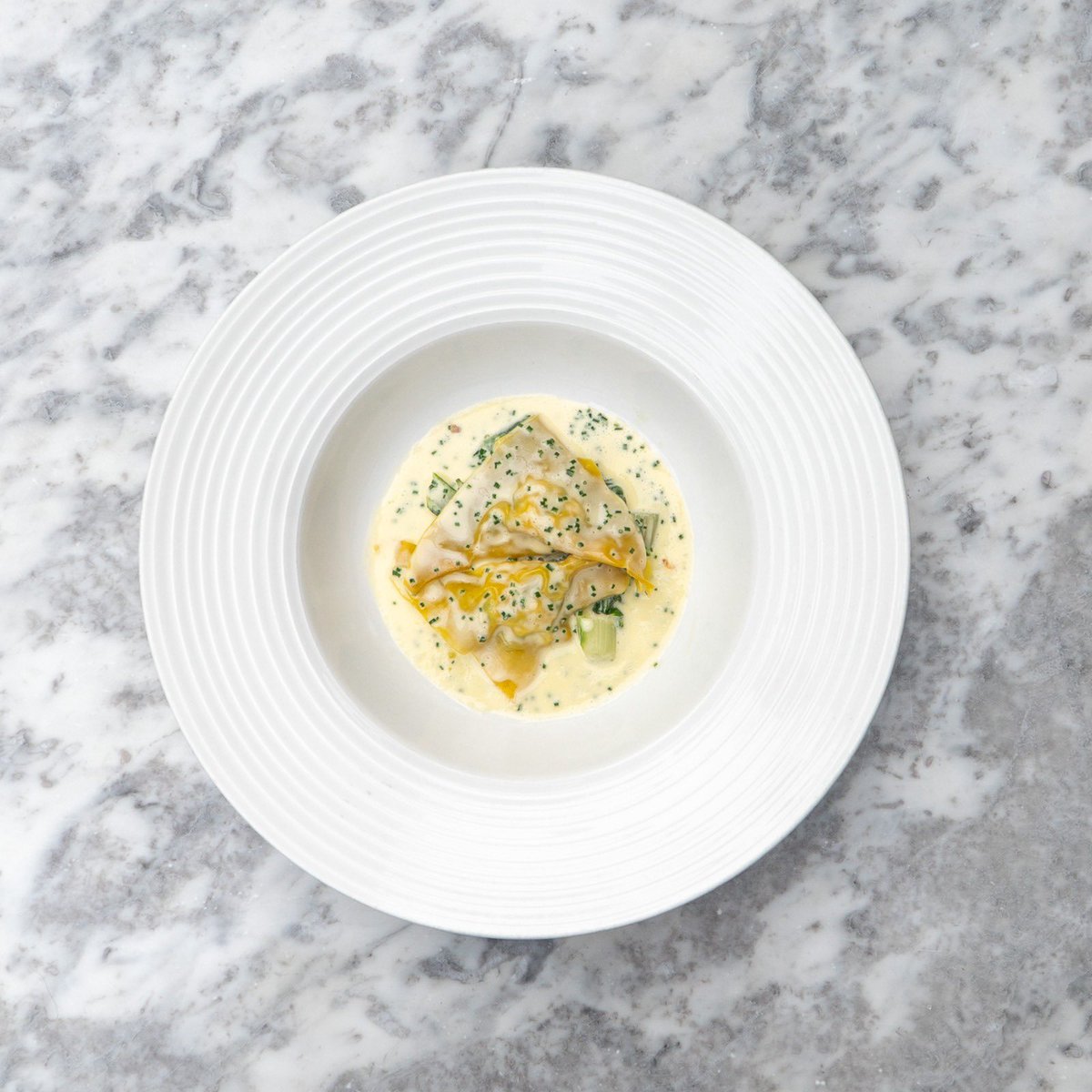 PrimroseHillHub's tweet photo. iLPH loves @MichaelNadra Fish Hook Friday π π£ on today ! Delicious food, great value, every Friday ! https://t.co/W1ii0Uq8nn #MichaelNadra #PrimroseHill #FishHookFriday #DeliciousFood #GreatValue #Friday #FridayFeeling https://t.co/yazPGE3BGG