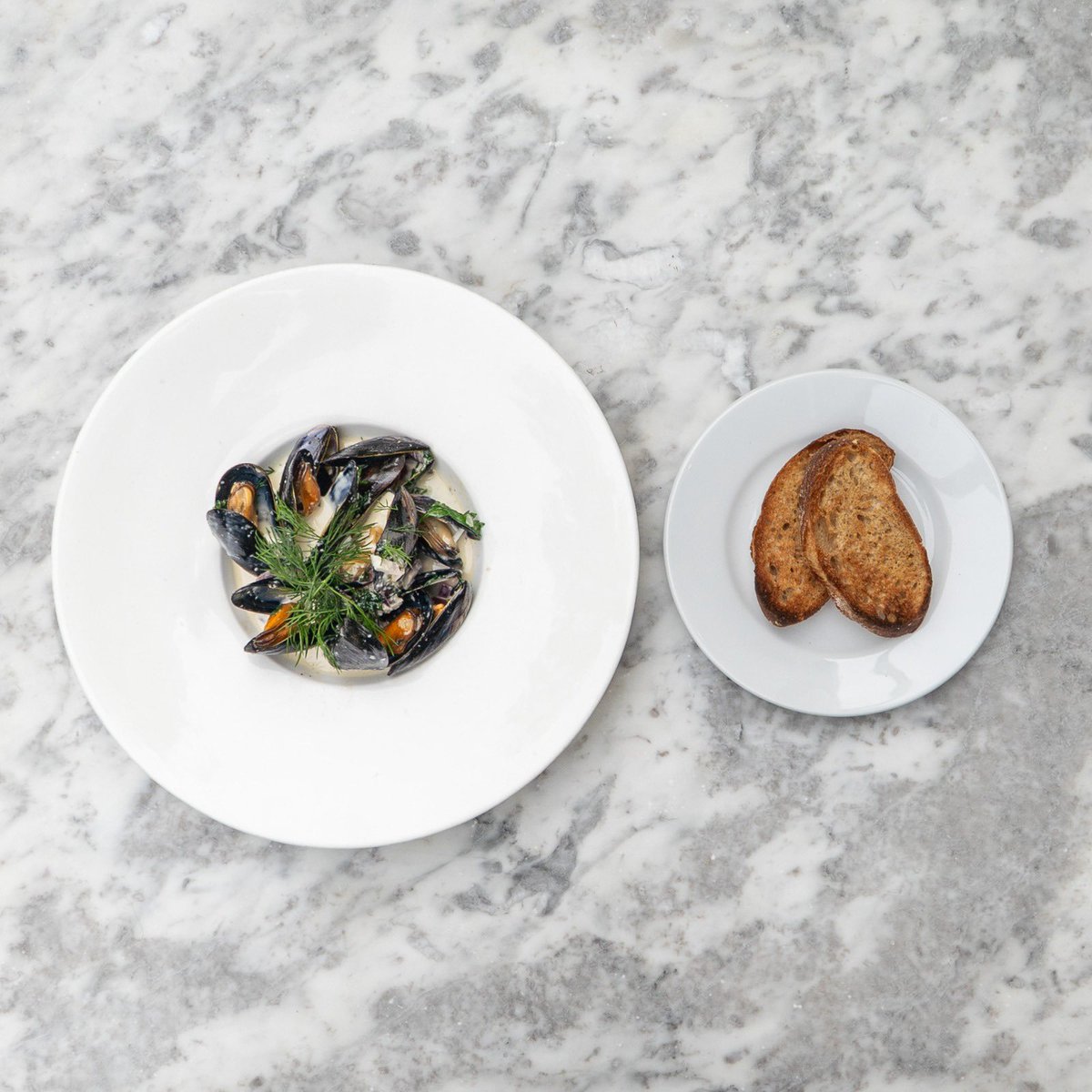 PrimroseHillHub's tweet photo. iLPH loves @MichaelNadra Fish Hook Friday π π£ on today ! Delicious food, great value, every Friday ! https://t.co/W1ii0Uq8nn #MichaelNadra #PrimroseHill #FishHookFriday #DeliciousFood #GreatValue #Friday #FridayFeeling https://t.co/yazPGE3BGG