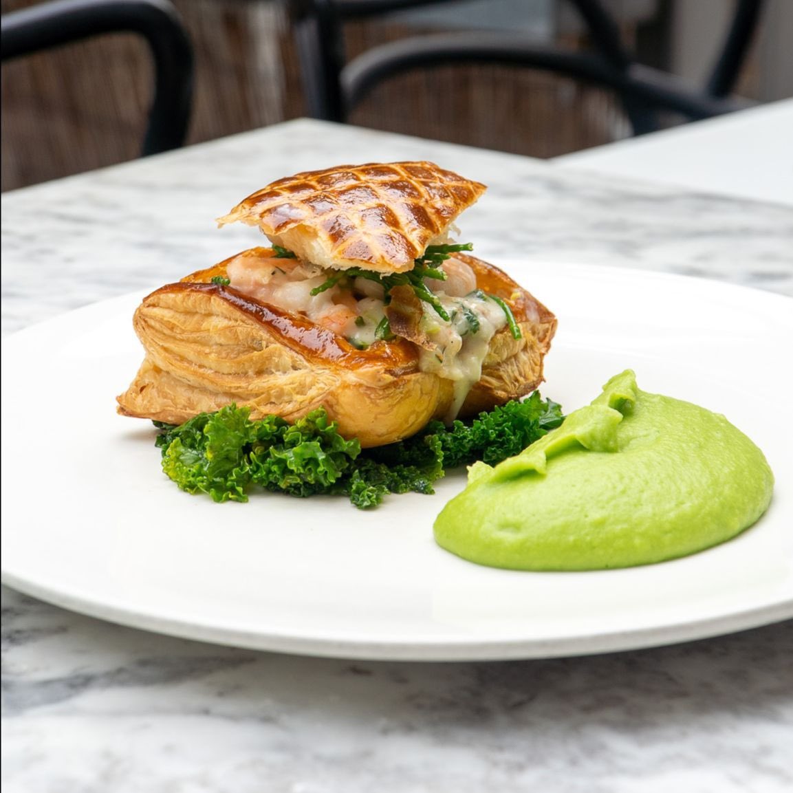PrimroseHillHub's tweet photo. iLPH loves @MichaelNadra Fish Hook Friday π π£ on today ! Delicious food, great value, every Friday ! https://t.co/W1ii0Uq8nn #MichaelNadra #PrimroseHill #FishHookFriday #DeliciousFood #GreatValue #Friday #FridayFeeling https://t.co/yazPGE3BGG