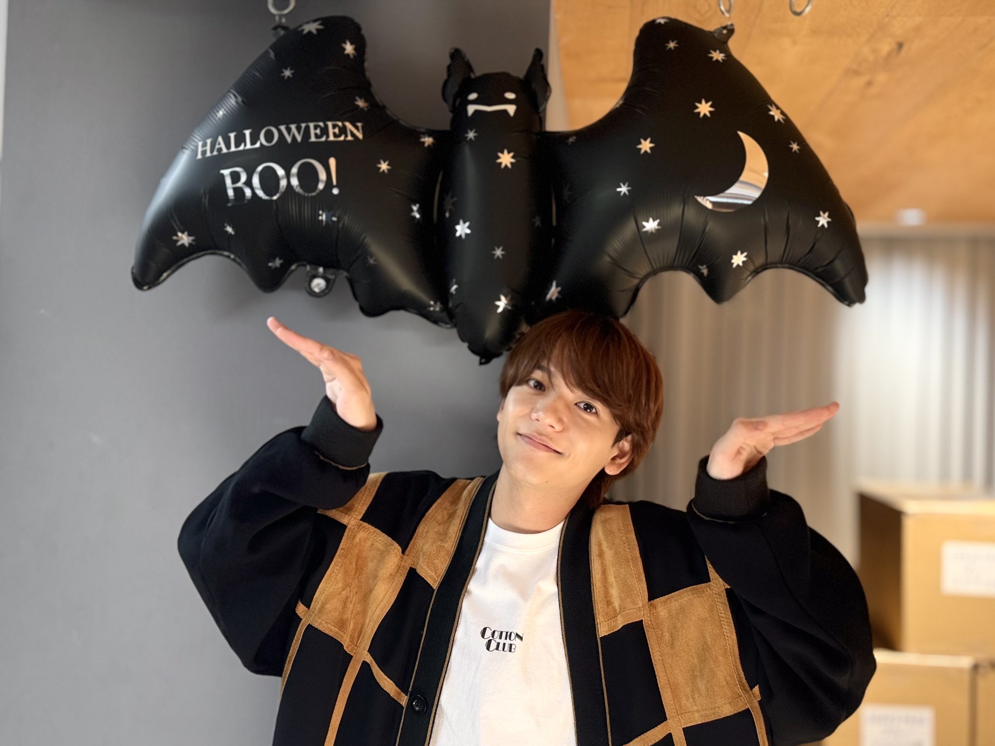 FM802 on X: 