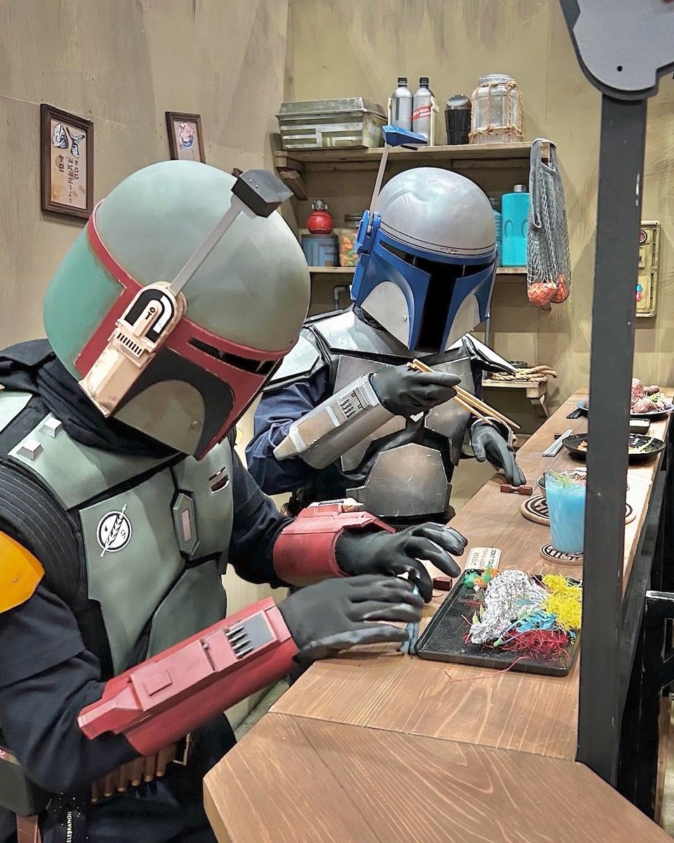 フォローいただきありがとうございます！
フェット親子のお食事風景です🥢