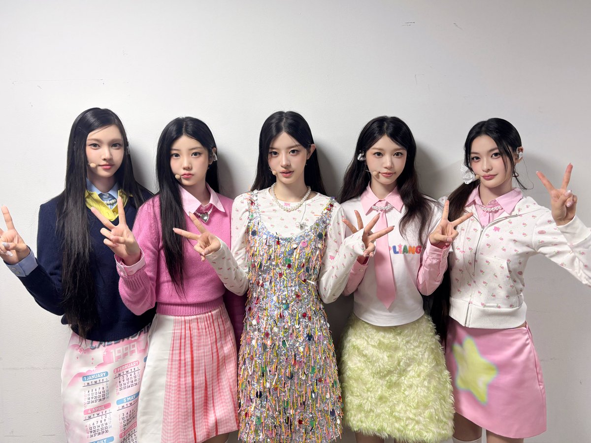 ILLIT_official's tweet photo. [#DAILY_IT]
뜻깊은 자리에서 축하 공연을 할 수 있어 영광입니다✨
함께 즐겨주셔서 감사드려요 (ㅅ´ ˘ `)♡

251003 @ 서울드라마어워즈 2025
#ILLIT #아일릿 https://t.co/TkeUbQ4Fkf