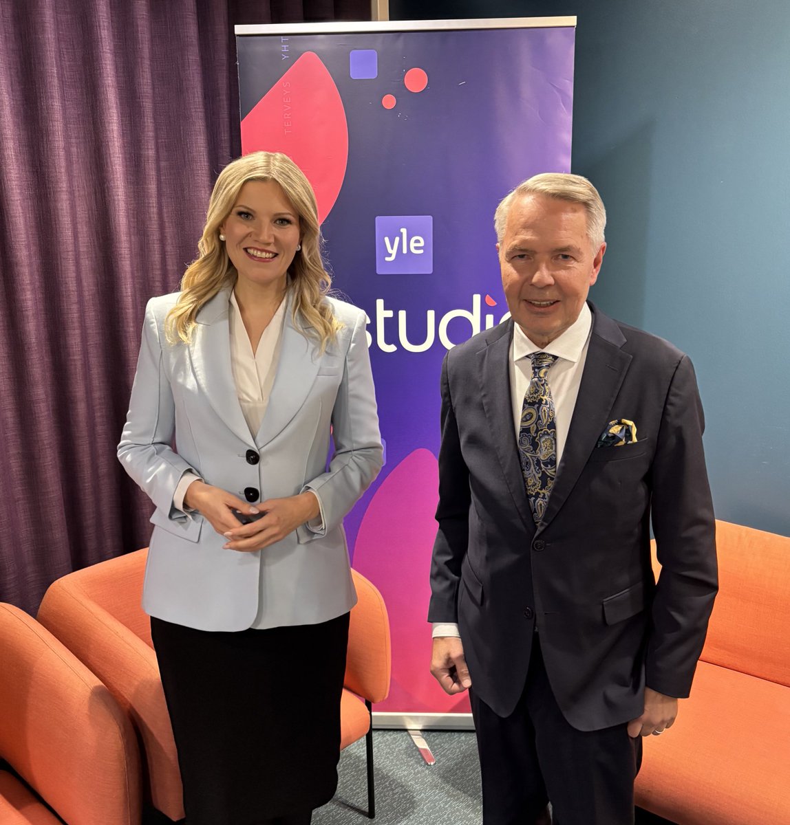 Keskustelimme <a href="/Haavisto/">Pekka Haavisto</a> kanssa A-studiossa Euroopan turvallisuudesta ja Kööpenhaminan kokouksen aiheista, kuten droonikyvykkyyksien parantamisesta ja Euroopan puolustuksen vahvistamisesta sekä Venäjän jäädytettyjen varojen käytöstä Ukrainan hyväksi. 

areena.yle.fi/1-72480960