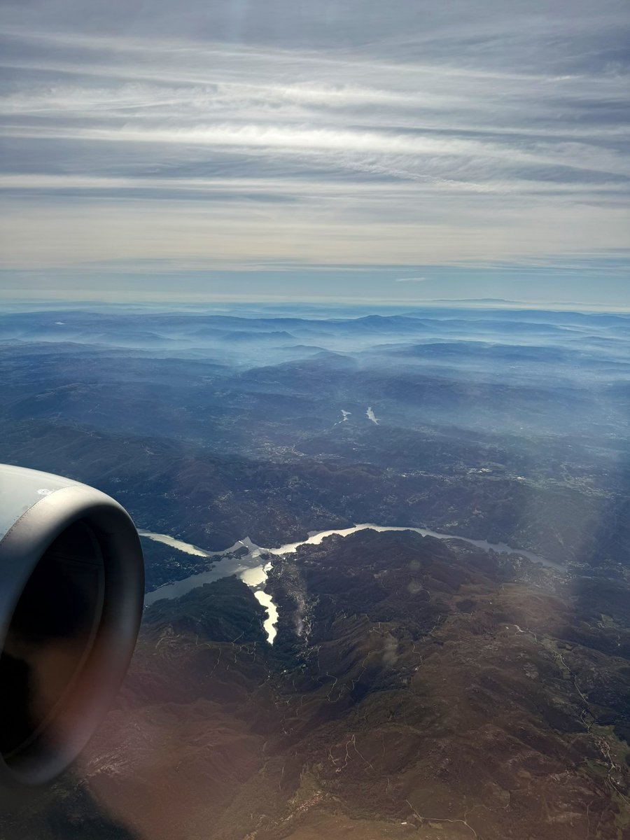 LoLoCoding's tweet image. gm Portugal, I missed you ✈️