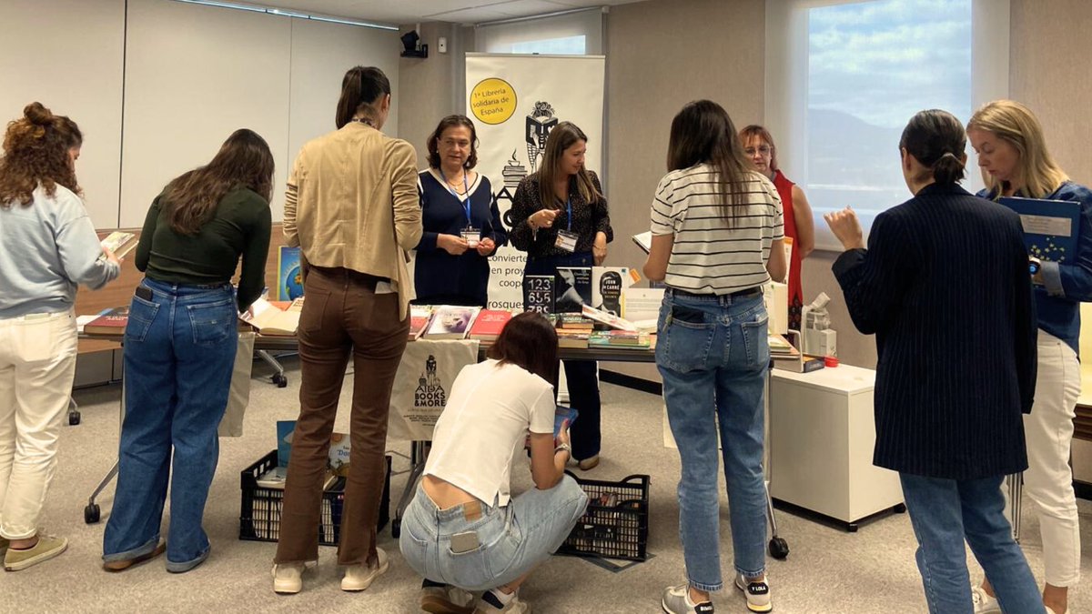 dentsu España tweet media