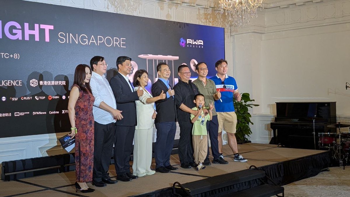 CrustNetwork's tweet image. Thrilled to have joined the incredible RWA Night in Singapore #TOKEN2049 hosted by The RWA Global Investment Banking Alliance @RwaAssets! 🥂
It was an honor to share the insights on stage alongside so many brilliant minds in the industry. The energy and innovation on display…