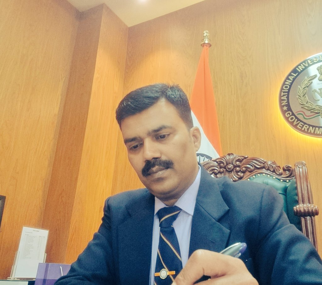 dhruman39's tweet image. Be #yourself,
#Express yourself,
#faith in yourself... #always!!😘

#JaiHind
#dhrumannimbale
#IPS