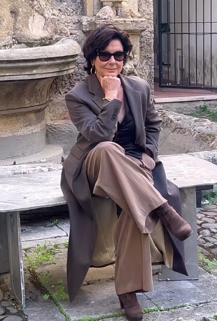 Nem acordei direito e já levei surra de beleza da Monica hahaha 
Maravilhosa ❤️ 
#monicaguerritore